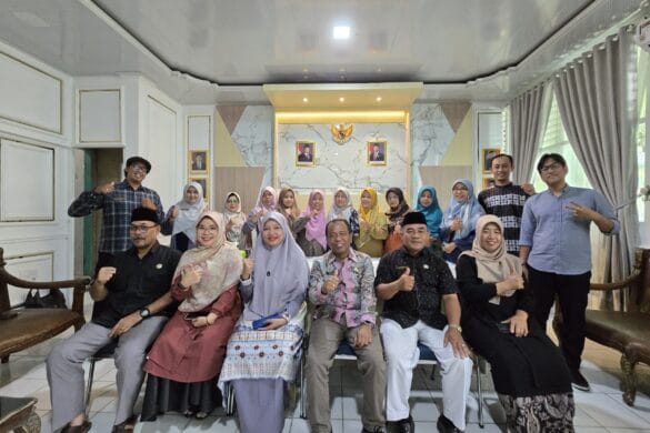 Kepala MTsN 1 Padang Apresiasi GTK Berprestasi di Tingkat Nasional dan Kota  