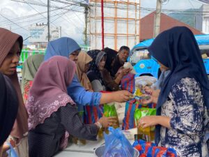 Operasi Pasar Murah Di Padang Panjang Diserbu Warga