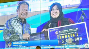 Guru MTsN 1 Padang, Febraningsih Raih Juara 1 Lomba MC Nasional dan Bintang Moderasi Beragama 2024