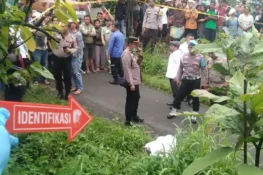 BREAKING NEWS: Mayat Perempuan Terbungkus Karung Ditemukan di Tanah Datar