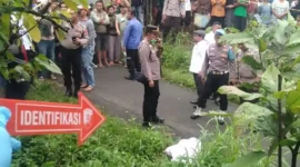 Penemuan mayat perempuan terbungkus karung di Tanah Datar. (Ist.)