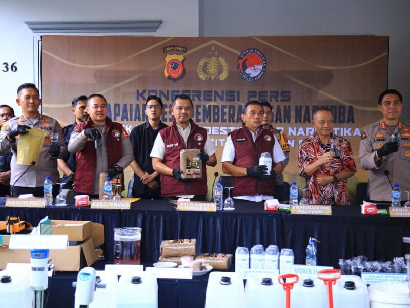 Bareskrim Bongkar Lab Tembakau Sintetis di Sentul