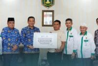 Baznas Salurkan Bantuan Rp33 Juta untuk 11 Korban Bencana Galodo Marapi