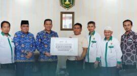 Baznas Salurkan Bantuan Rp33 Juta untuk 11 Korban Bencana Galodo Marapi