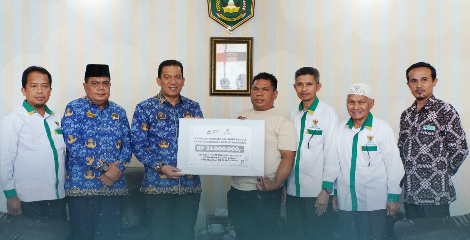 Baznas Salurkan Bantuan Rp33 Juta untuk 11 Korban Bencana Galodo Marapi