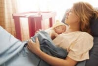 Cara Mengatasi ASI Tidak Keluar Saat Bayi Lahir