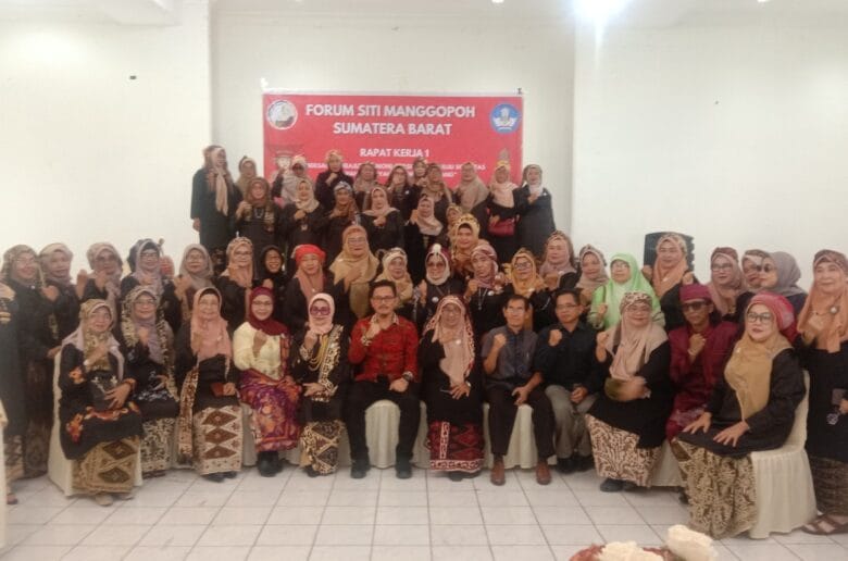 Forum Siti Manggopoh Gelar Raker Perdana di Padang Forum Siti Manggopoh Gelar Raker Perdana di Padang