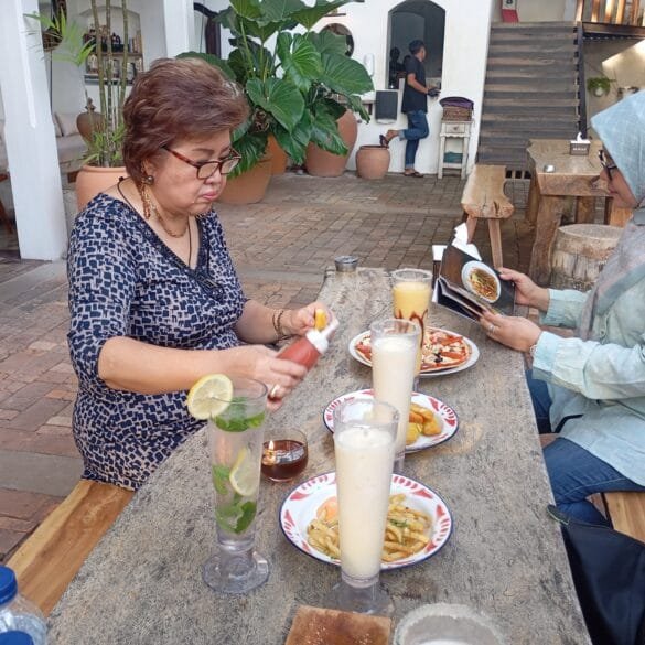 SpaarBank Cafe Tempat Nongkrong Nyaman dan Menarik di Padang