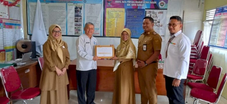 Kelurahan Bungo Pasang Terima Penghargaan Cinta Statistik Dari BPS Kelurahan Bungo Pasang Terima Penghargaan Cinta Statistik Dari BPS