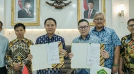 
Kemenag  dan Lion Air Tandatangani Perjanjian Penerbangan Jemaah Haji 2025
