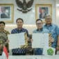 
Kemenag  dan Lion Air Tandatangani Perjanjian Penerbangan Jemaah Haji 2025
