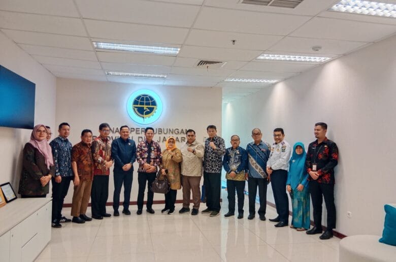 Komisi IV DPRD Sumbar Pelajari Strategi Pengelolaan BRT ke Dishub Komisi IV DPRD Sumbar Pelajari Strategi Pengelolaan BRT ke Dishub DKJ