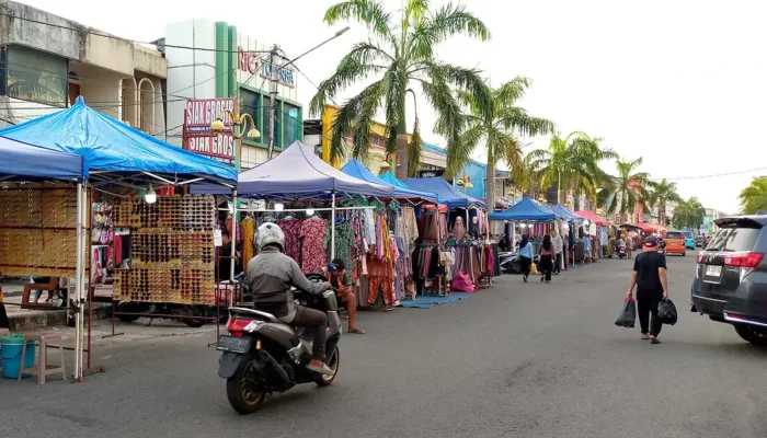 Aktivitas PKL Kembali Menggeliat di Permindo Pasca-Bentrokan dengan Satpol PP Padang