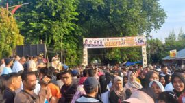 Ribuan Warga Ikuti Jalan Sehat HUT Ke-17 Partai Gerindra  