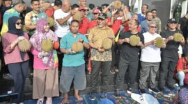 Ribuan Warga ‘Balanjuang’ Durian pada Kegiatan CFD