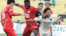Pertandingan Semen Padang FC vs Persita Tangerang, dalam lanjutan pekan ke-23 Liga 1 2024-2025 di Stadion Haji Agus Salim, Padang, Jumat sore (14/2/2025). (Official Persita)