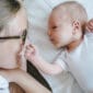 Tahap Pertumbuhan saat Bayi Mulai Bisa Melihat dan Mendengar