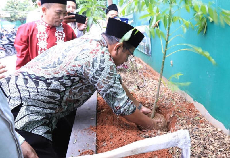 
Tarhib Ramadan, Kemenag Bersih-bersih Masjid dan Tanam Satu Juta Pohon
