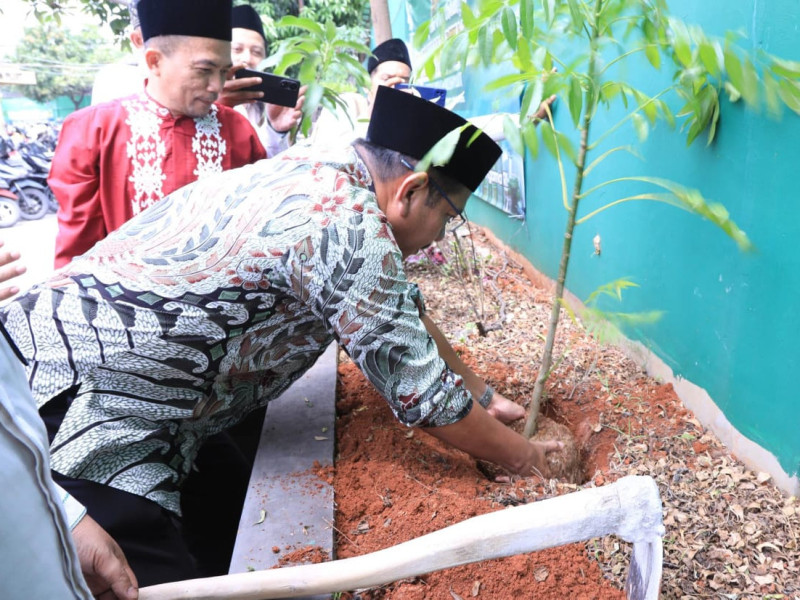 Tarhib Ramadan, Kemenag Bersih-bersih Masjid dan Tanam Satu Juta Pohon