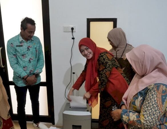 Tertib Administrasi, Diskominfo Padang Musnahkan 1010 Arsip Inaktif