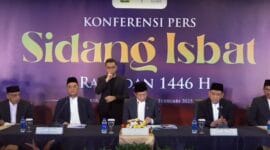 Menteri Agama Nasaruddin Umar dalam konferensi pers di Kantor Kemenag, Jakarta Pusat, Jumat malam (28/2/2025).