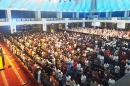 Jemaah Membludak pada Salat Tarawih Perdana di Masjid Syekh Ahmad Khatib Al Minangkabawi