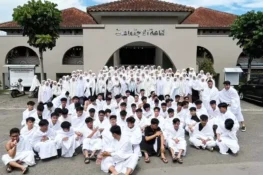 Viral, Santri Ponpes Menabung Sejak SMP untuk Umroh Satu Angkatan