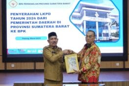 Bupati Safni Serahkan LKPD 2024 ke BPK Sumbar