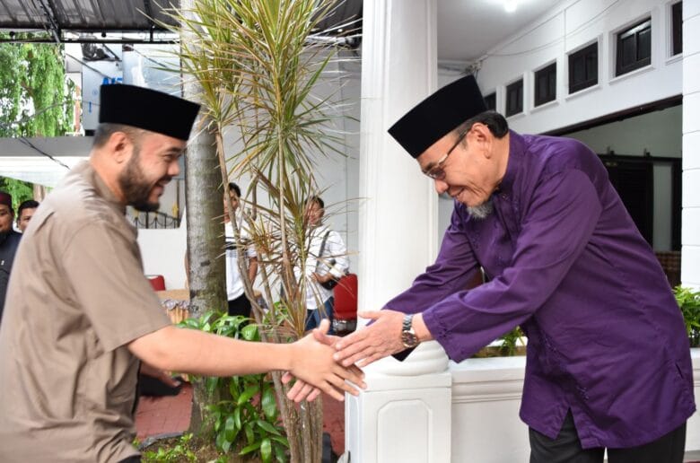 Gelar Buka Puasa Bersama, Maigus Nasir: Rumah Dinas Wawako Harus Gelar Buka Puasa Bersama, Maigus Nasir: Rumah Dinas Wawako Harus Jadi Tempat Aspirasi Warga