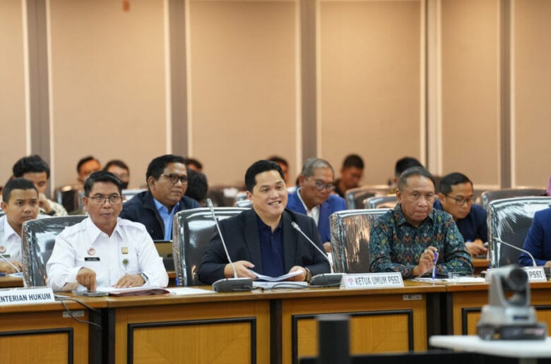 Giliran Komisi XIII Menyetujui Rekomendasi Kewarganegaraan untuk Dean, Joey, dan Giliran Komisi XIII Menyetujui Rekomendasi Kewarganegaraan untuk Dean, Joey, dan Emil