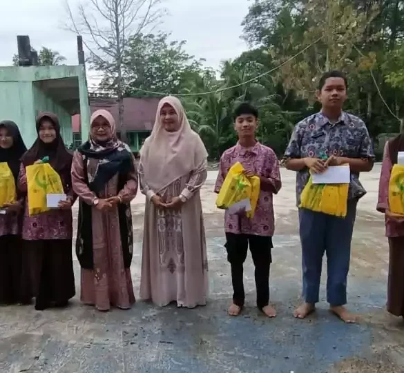 MAN 3 Padang Tutup Pesantren Ramadhan 1446 H dengan Ifthar Jama’i