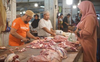 Jelang Ramadan, Daging dan Bumbu Rendang Laris Manis di Pasar Pusat