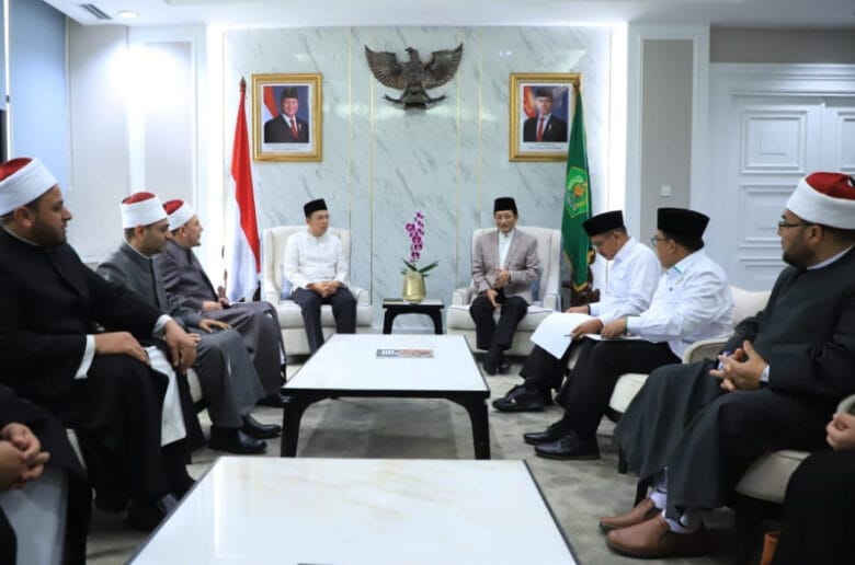 Kemenag Kembangkan Ekoteologi Berbasis Asma’ul Husna, Apa Itu?
Kemenag Kembangkan Ekoteologi Berbasis Asma’ul Husna, Apa Itu?