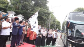 
Kementerian Agama Lepas Ratusan Peserta Program Mudik Gratis 1446 H/2025 M
