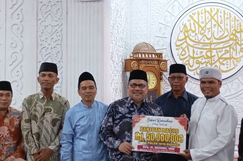 Ketua DPRD Sumbar Apresiasi Pekan Raya Islam di Masjid Al-Muhajirin Ketua DPRD Sumbar Apresiasi Pekan Raya Islam di Masjid Al-Muhajirin