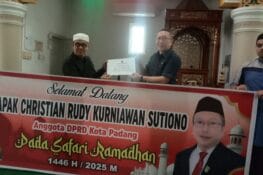 Kunjungi Masjid dan Musala, Christian Rudy Serahkan Hibah dan Serap Aspirasi