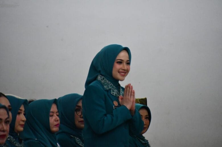 Ny. Dian Puspita Fadly Amran Dilantik sebagai Ketua TP-PKK Kota Ny. Dian Puspita Fadly Amran Dilantik sebagai Ketua TP-PKK Kota Padang