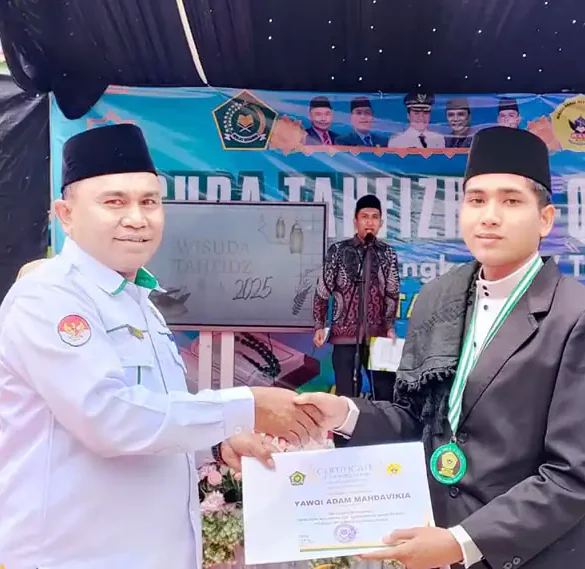 Hafal 30 Juz, Dua Siswa MAN 2 Padang Panjang Raih Hadiah Umrah Gratis