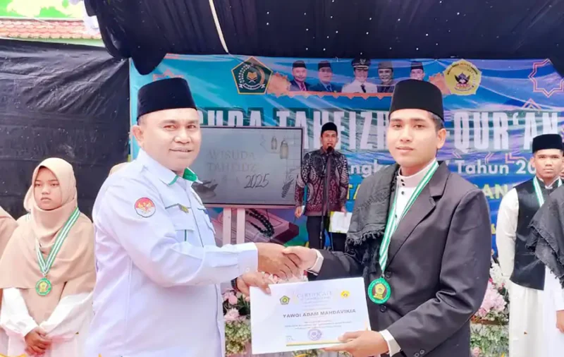 Dua Siswa MAN 2 Padang Panjang Raih Hadiah Umrah Gratis