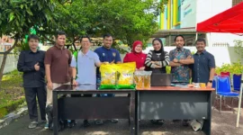 PT Pupuk Indonesia Wilayah Sumbar menggelar operasi pangan murah di kantor PT Pupuk Indonesia, di Jalan Haji Agus Salim, Sawahan, Kecamatan Padang Timur, Kota Padang.