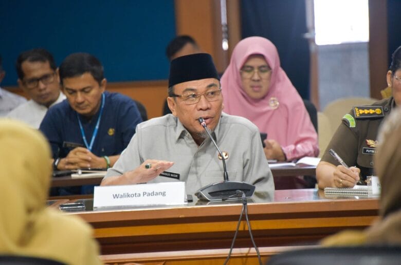 Padang Alami Deflasi, Operasi Pasar Murah Sukses Tekan Inflasi Padang Alami Deflasi, Operasi Pasar Murah Sukses Tekan Inflasi