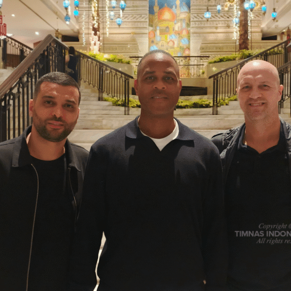 Patrick Kluivert dan Jordi Cruyff Tiba di Jakarta