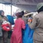 Pedagang di Badan Jalan Pasar Raya Padang Kembali Ditertibkan