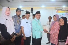 Pemko Padang Salurkan Bantuan Beras untuk Warga Rentan Pangan