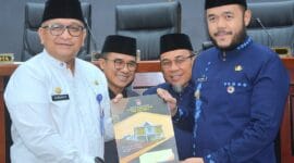 Sertijab Wali Kota Padang, Fadly Amran Apresiasi Kinerja Pj Wali Kota Andree Algamar
