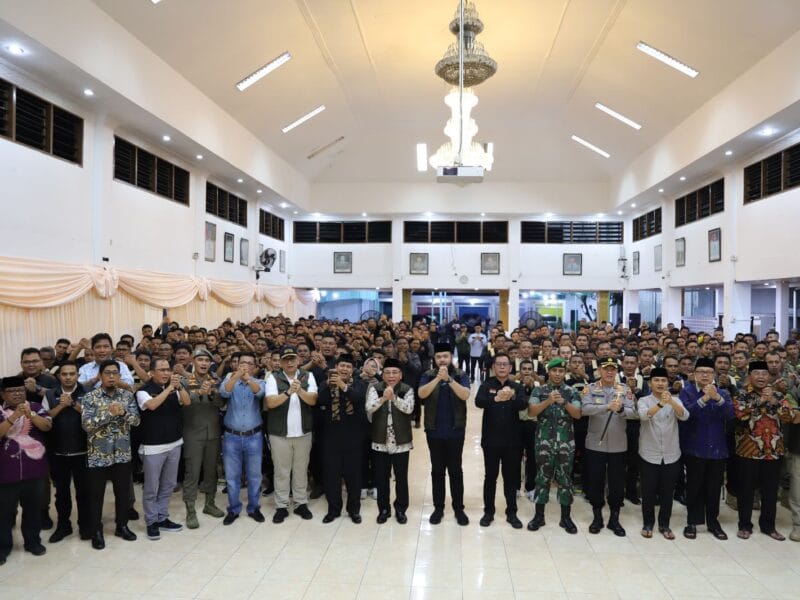 Wali Kota Padang Kukuhkan 325 Dubalang untuk Jaga Keamanan Kota Wali Kota Padang Kukuhkan 325 Dubalang untuk Jaga Keamanan Kota