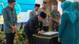 Wali Kota Padang Panjang Lantik Pengurus Baru TP-PKK