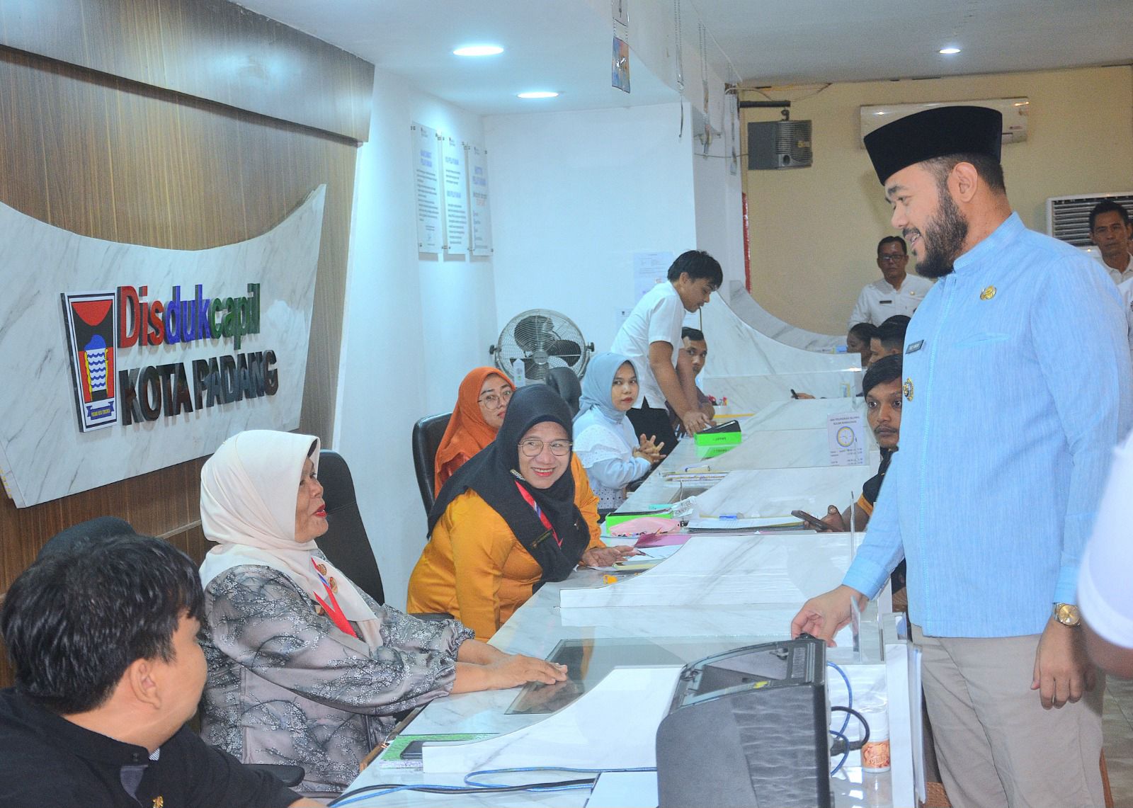 Wali Kota Padang Sidak Kantor Disdukcapil, Pastikan Layanan Publik Berjalan Optimal