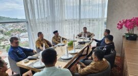 Bupati Safni Usulkan 1.975 Lampu Jalan Tenaga Surya untuk Seluruh Nagari