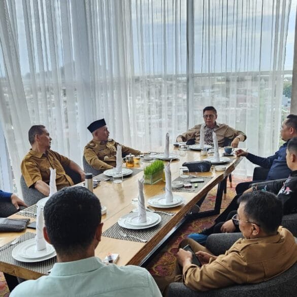 Bupati Safni Usulkan 1.975 Lampu Jalan Tenaga Surya untuk Seluruh Nagari